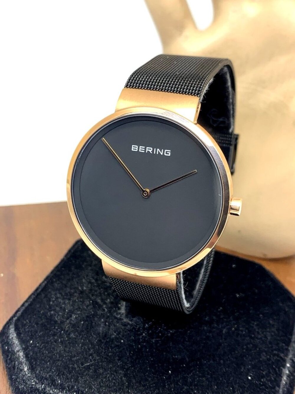 Bering Men's Watch 14539-166 Quartz Rose Gold Black Mesh Stainless Steel 39mm